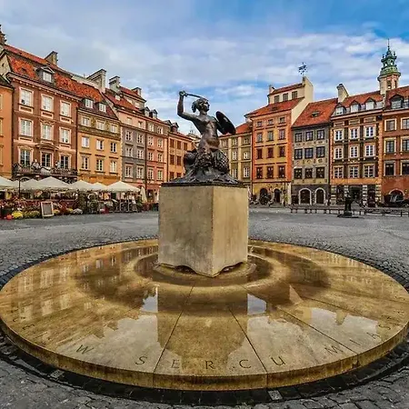 Papaya Old Town - Vibrant Cultural Center * Varsovie