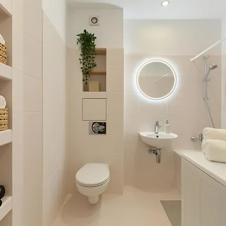 Papaya Old Town - Vibrant Cultural Center Warsaw